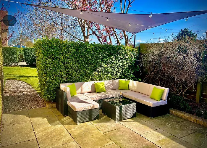 Honey Hill Cottage - 4 Bedroom Detached House